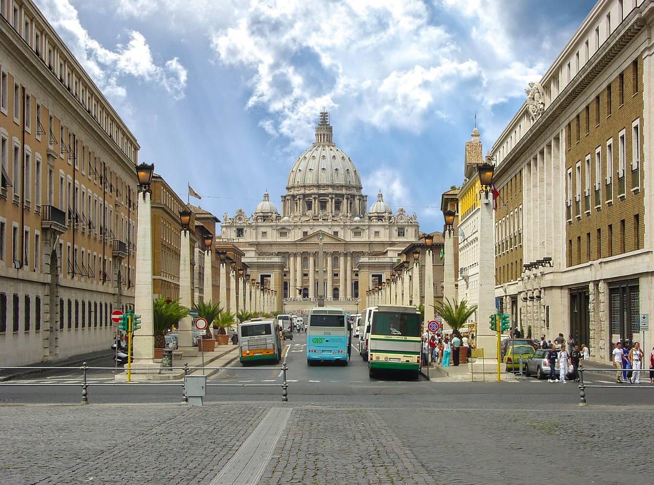 Roma, ecco i nuovi bus di Green Line: turistici e anti-Covid